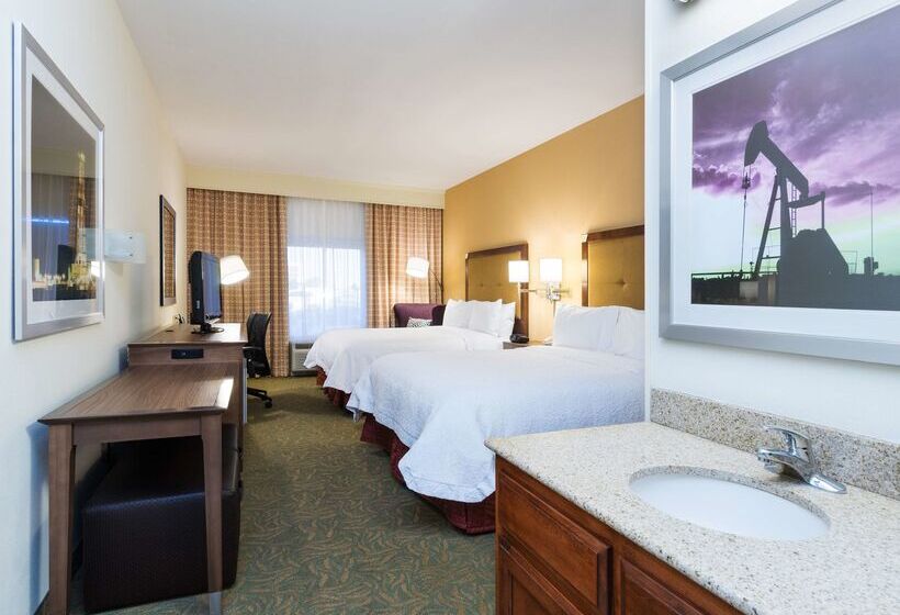 هتل Hampton Inn By Hilton Odessa