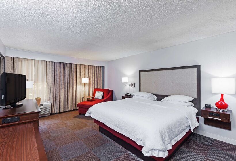 هتل Hampton Inn Oklahoma Citynorthwest