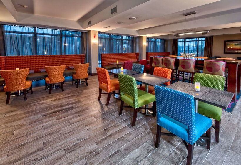 فندق Hampton Inn Orlandomaingate South