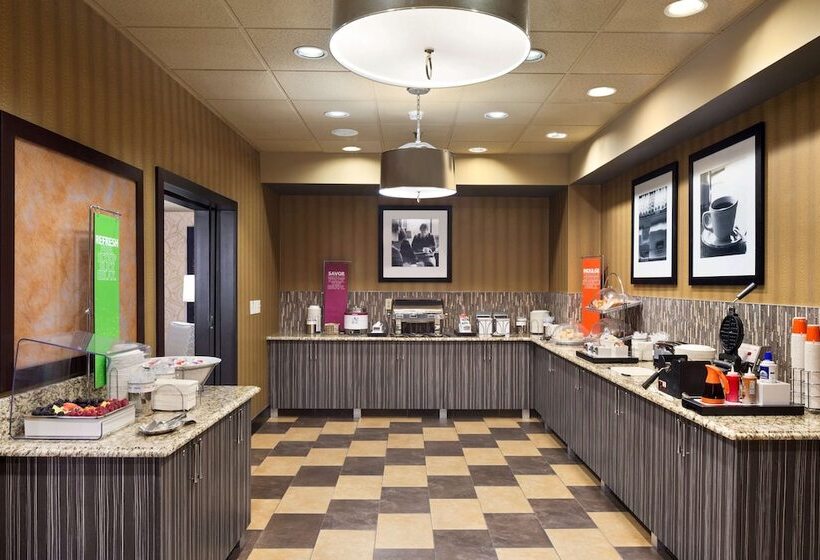 Отель Hampton Inn Pell City