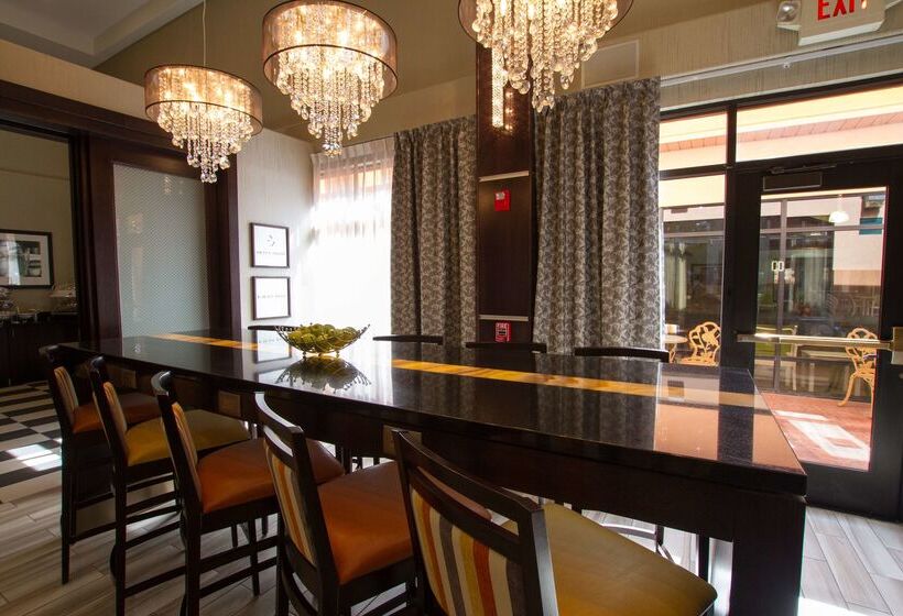 هتل Hampton Inn Prescott