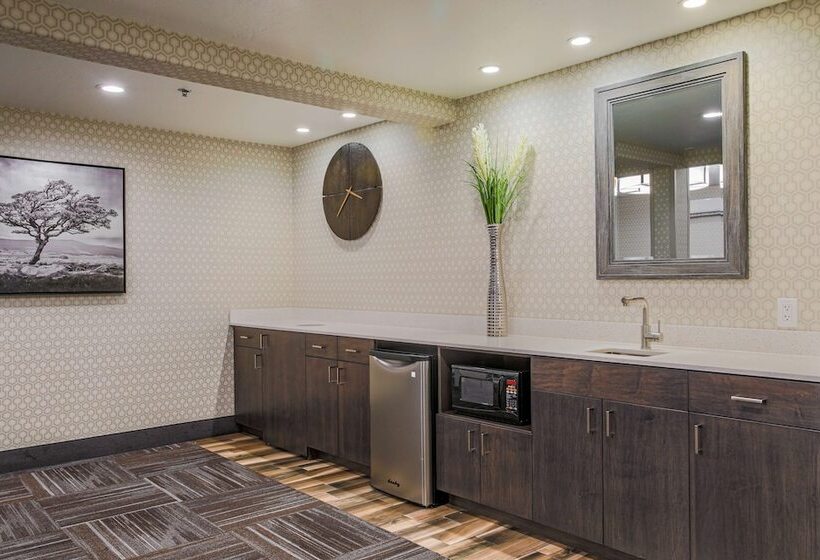 هتل Hampton Inn Prescott