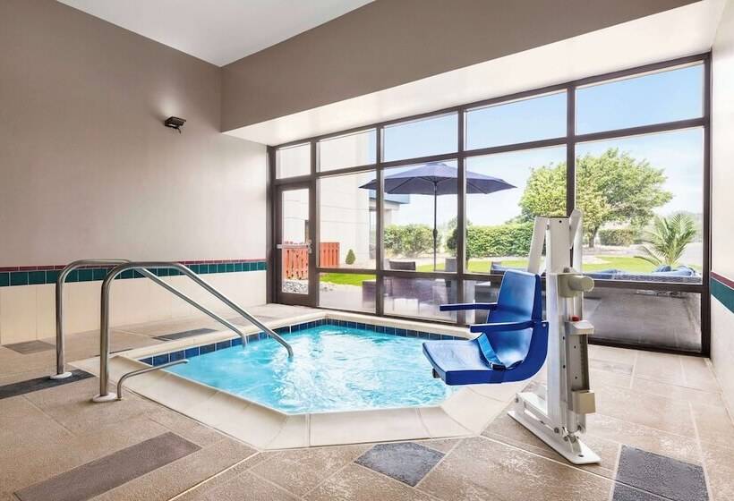 Отель Hampton Inn Quakertown