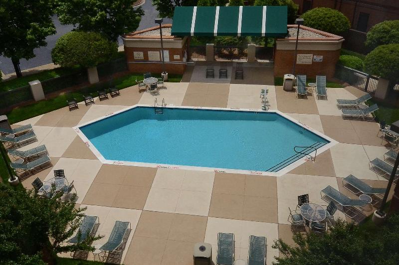 هتل Hampton Inn Raleigh Capital Blvd. North