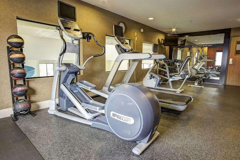 هتل Comfort Inn & Suites Rapid City Near Mt Rushmore