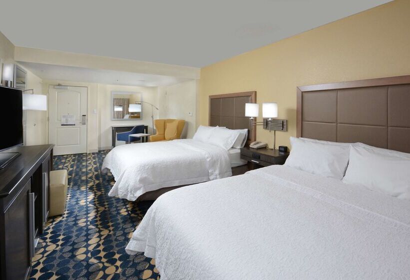 בית מלון כפרי Hampton Inn Roxboro