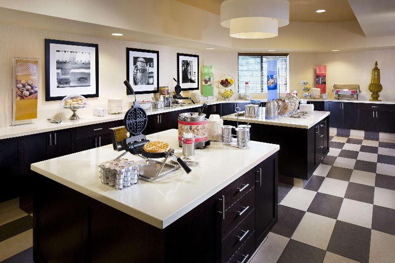 هتل Hampton Inn San Diego Del Mar