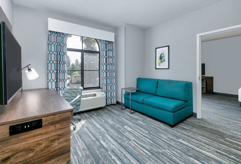 هتل Hampton Inn Santa Cruz