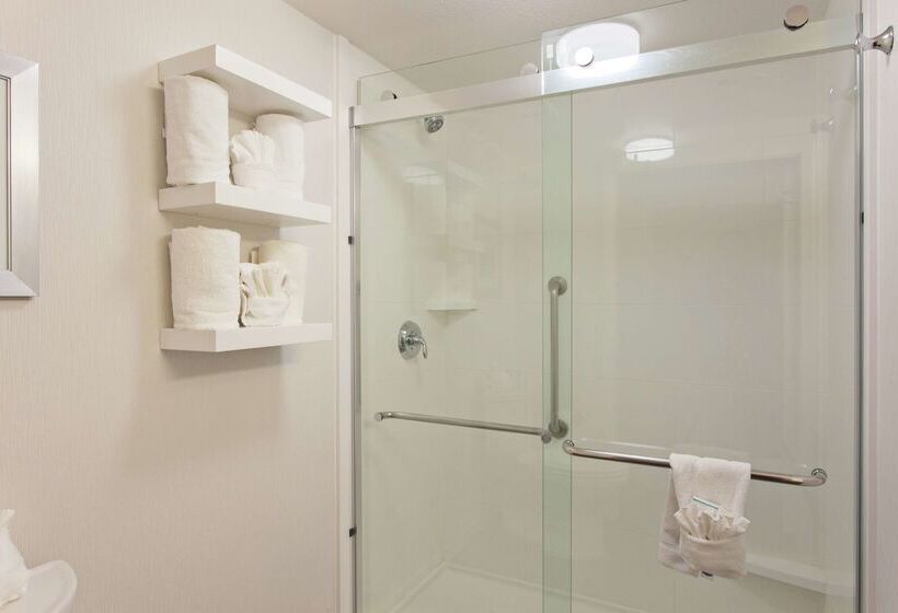 هتل Hampton Inn Santa Cruz