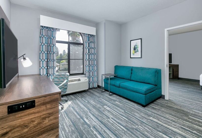هتل Hampton Inn Santa Cruz