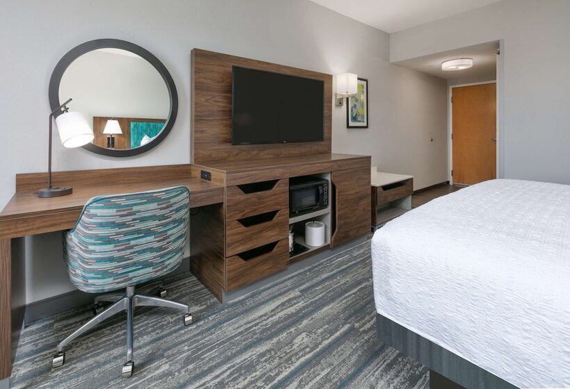 هتل Hampton Inn Santa Cruz