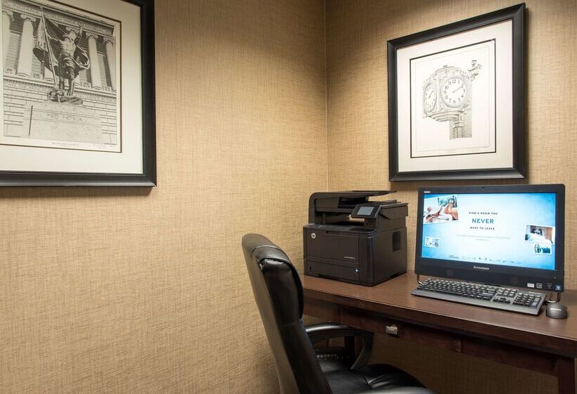 Отель Hampton Inn Seymour