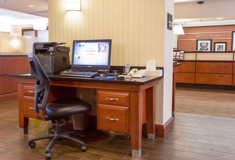 هتل Hampton Inn St. Louis Southwest