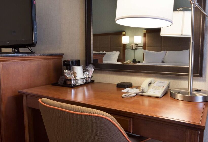 هتل Hampton Inn St. Louis Southwest