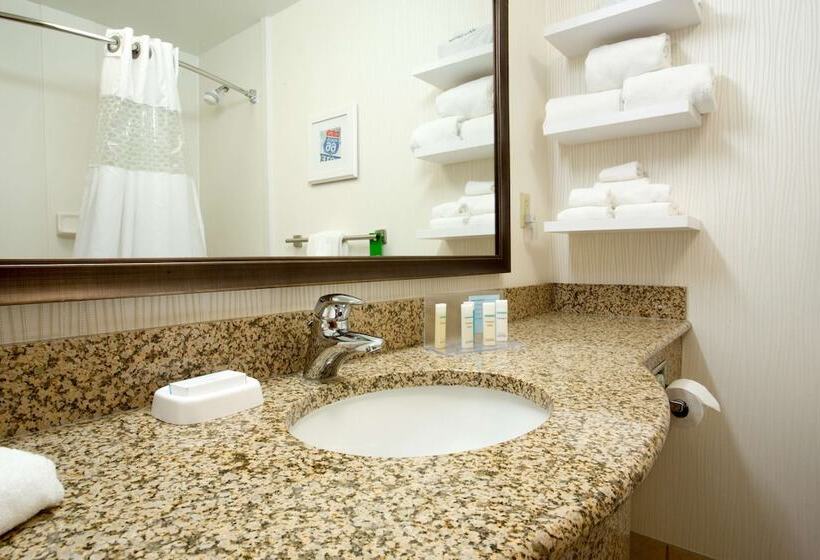 هتل Hampton Inn St. Louis Southwest