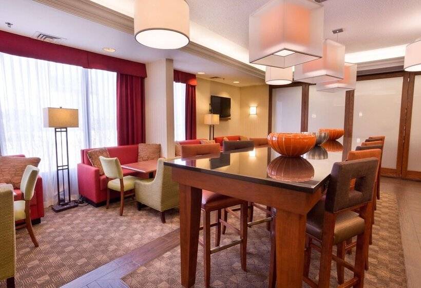 هتل Hampton Inn St. Louis Southwest