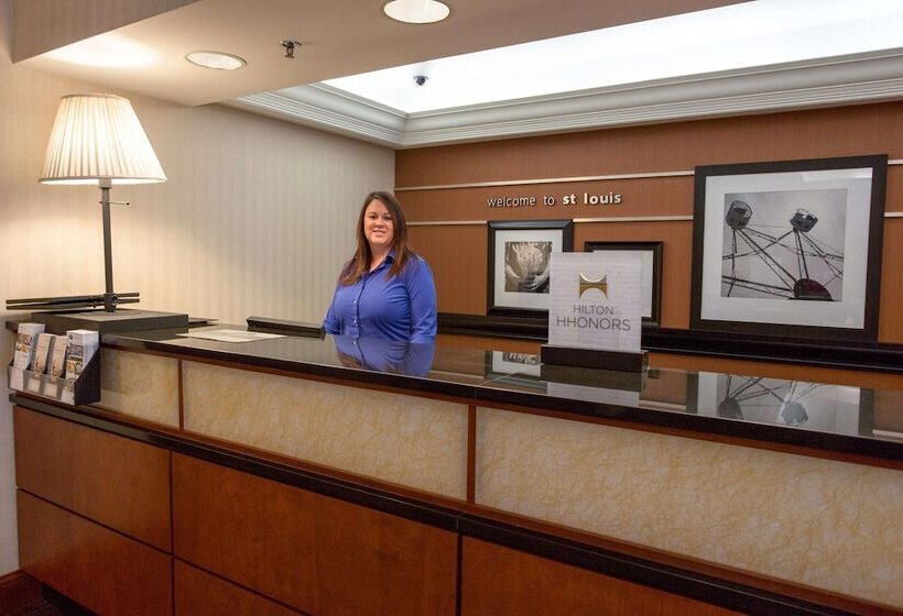 هتل Hampton Inn St. Louis Southwest