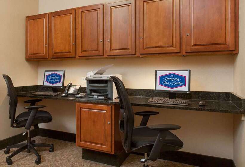Отель Hampton Inn & Suites Addison