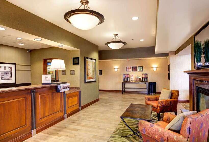 Отель Hampton Inn & Suites Addison