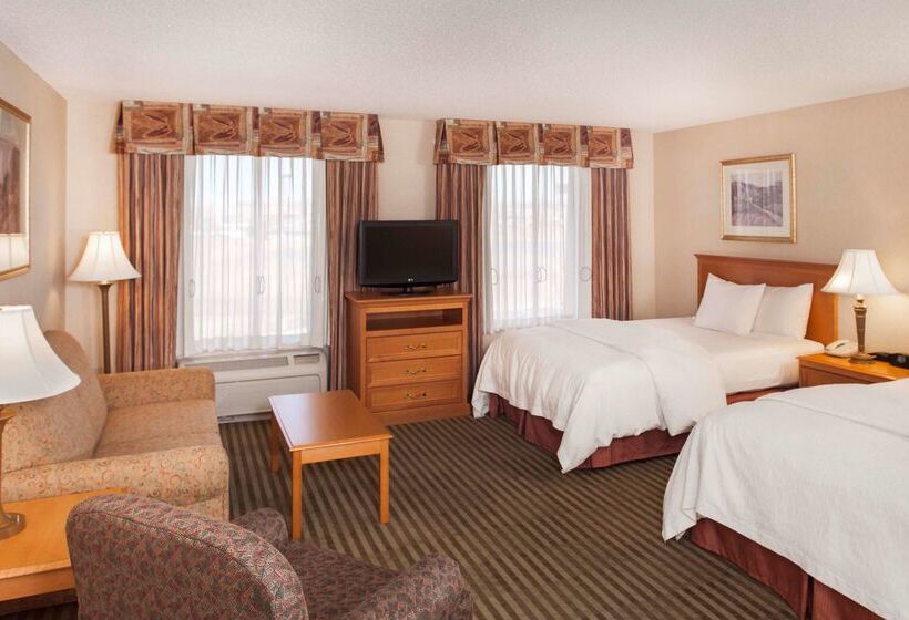 호텔 Hampton Inn & Suites Addison