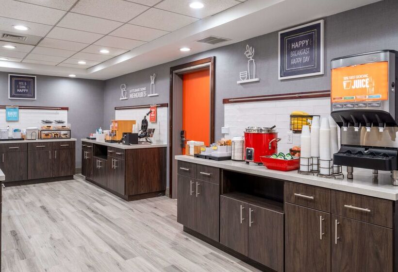 Отель Hampton Inn & Suites Agoura Hills