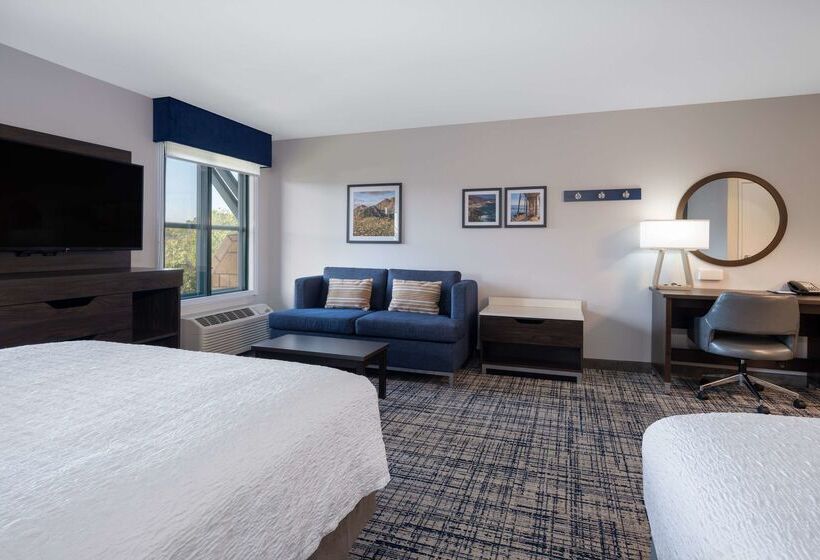 Отель Hampton Inn & Suites Agoura Hills