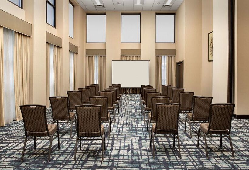 فندق Hampton Inn & Suites Alpharetta