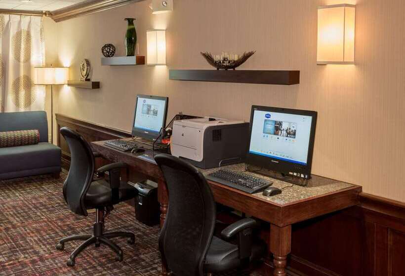 هتل Hampton Inn & Suites Clevelandbeachwood