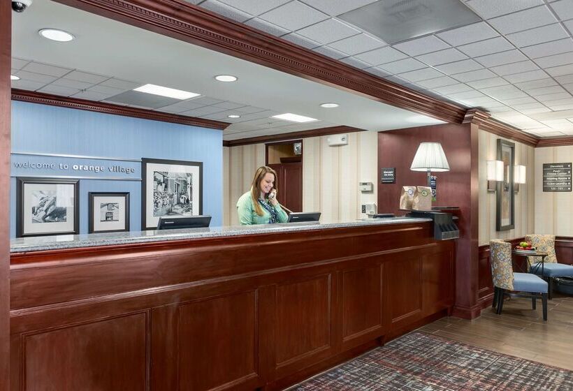 هتل Hampton Inn & Suites Clevelandbeachwood