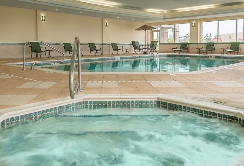 هتل Hampton Inn & Suites Clevelandbeachwood