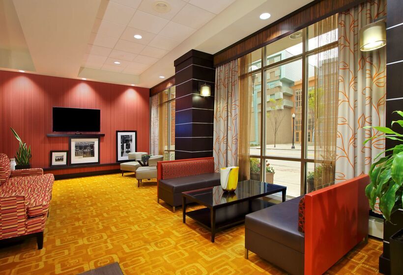 هتل Hampton Inn & Suites Columbusdowntown