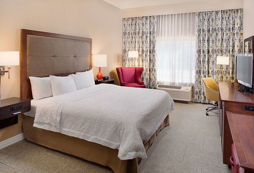 בית מלון כפרי Hampton Inn & Suites Denton