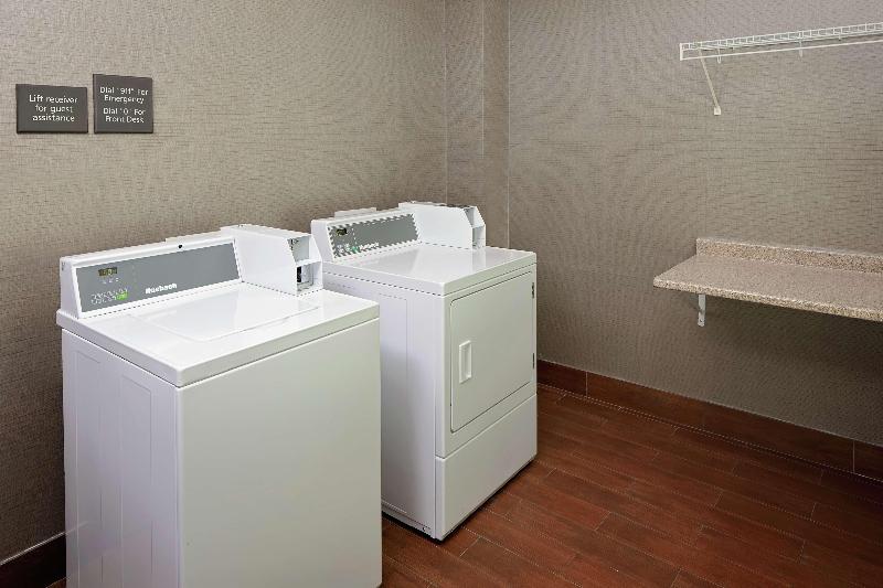 בית מלון כפרי Hampton Inn & Suites Denton