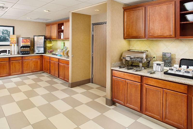 בית מלון כפרי Hampton Inn & Suites Denton