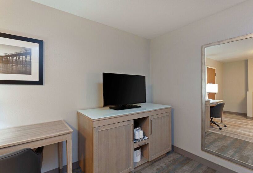 هتل Hampton Inn & Suites Hermosa Beach