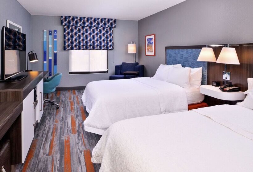 هتل Hampton Inn & Suites Legacy Parkfrisco