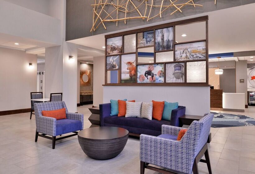 هتل Hampton Inn & Suites Legacy Parkfrisco