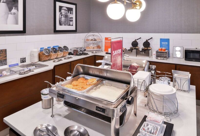 هتل Hampton Inn & Suites Legacy Parkfrisco