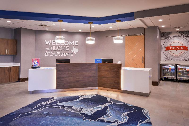 هتل Hampton Inn & Suites Legacy Parkfrisco
