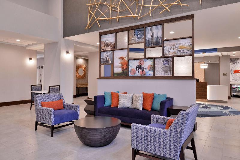هتل Hampton Inn & Suites Legacy Parkfrisco