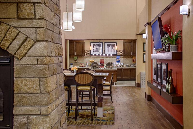هتل Hampton Inn & Suites Legacy Parkfrisco