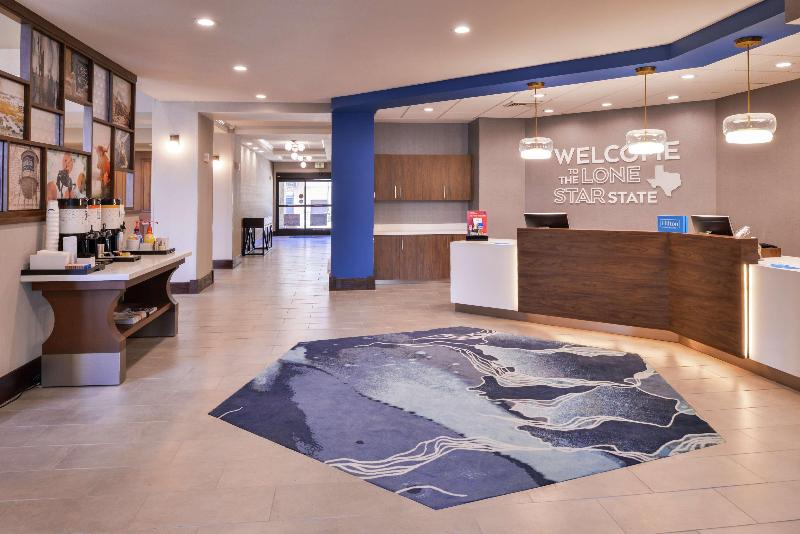 هتل Hampton Inn & Suites Legacy Parkfrisco
