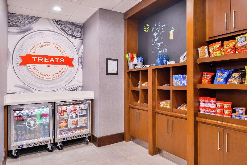 هتل Hampton Inn & Suites Legacy Parkfrisco