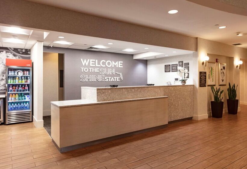 Hotel Hampton Inn & Suites Miamiairport Southblue Lagoon