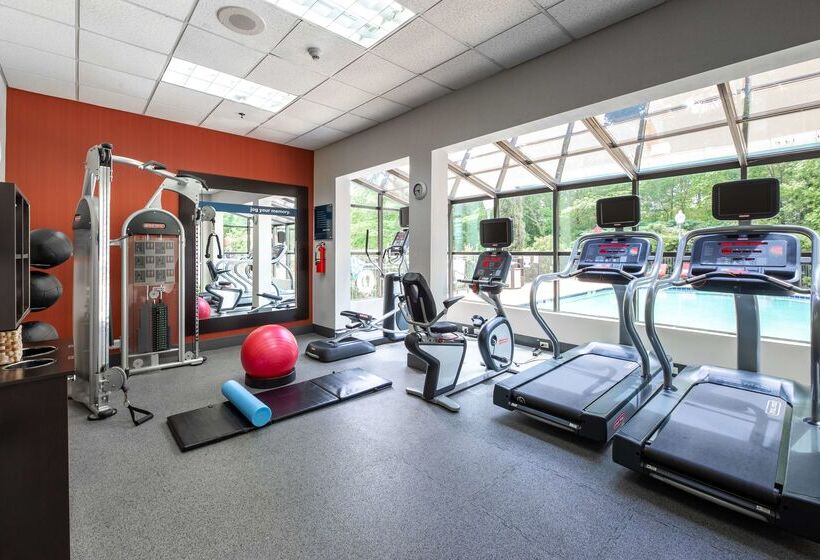 בית מלון כפרי Hampton Inn & Suites Raleigh Cary Lenovo Center