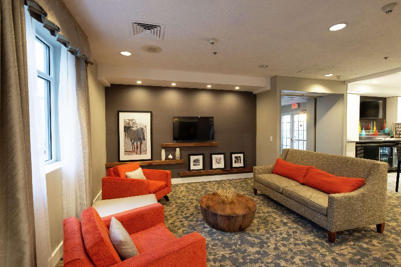 בית מלון כפרי Hampton Inn & Suites Raleigh Cary Lenovo Center