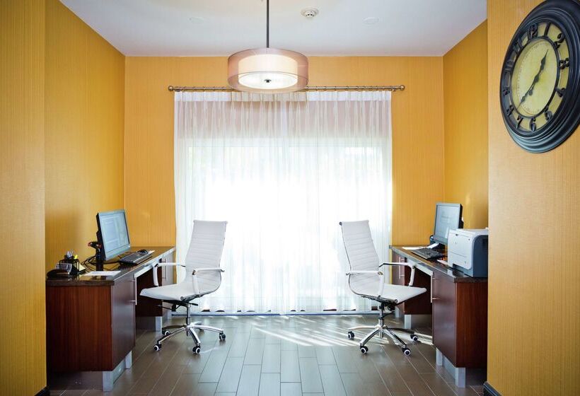 هتل Hampton Inn & Suites Sacramentocal Expo
