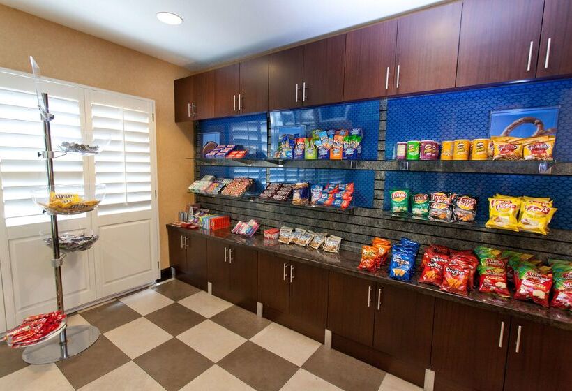 هتل Hampton Inn & Suites Sacramentocal Expo