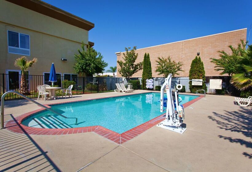 هتل Hampton Inn & Suites Sacramentocal Expo