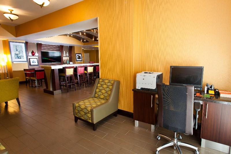 هتل Hampton Inn & Suites Sacramentocal Expo